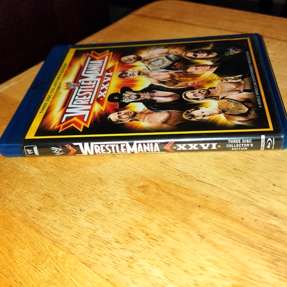 WWE: WrestleMania XXVI (Three-Disc Collector's Edition) [Blu-ray] - Picture 3 of 6